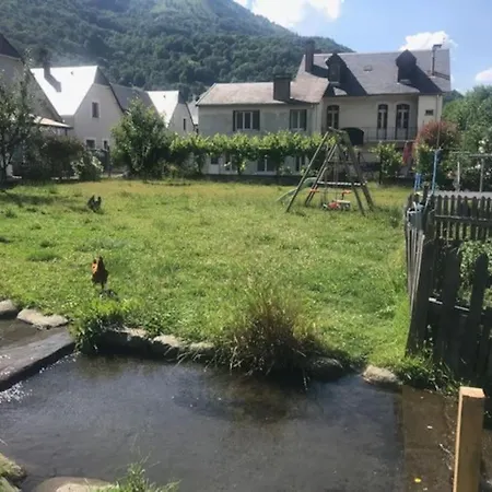 Holiday home Maisonnette Avec Terrasse, Jardin Et Poele A Bois
